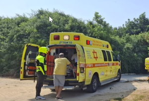 הצלת חיים דרמטית בעמק חפר: מתנדבי מד"א בבית יצחק הצילו אישה במצב קריטי